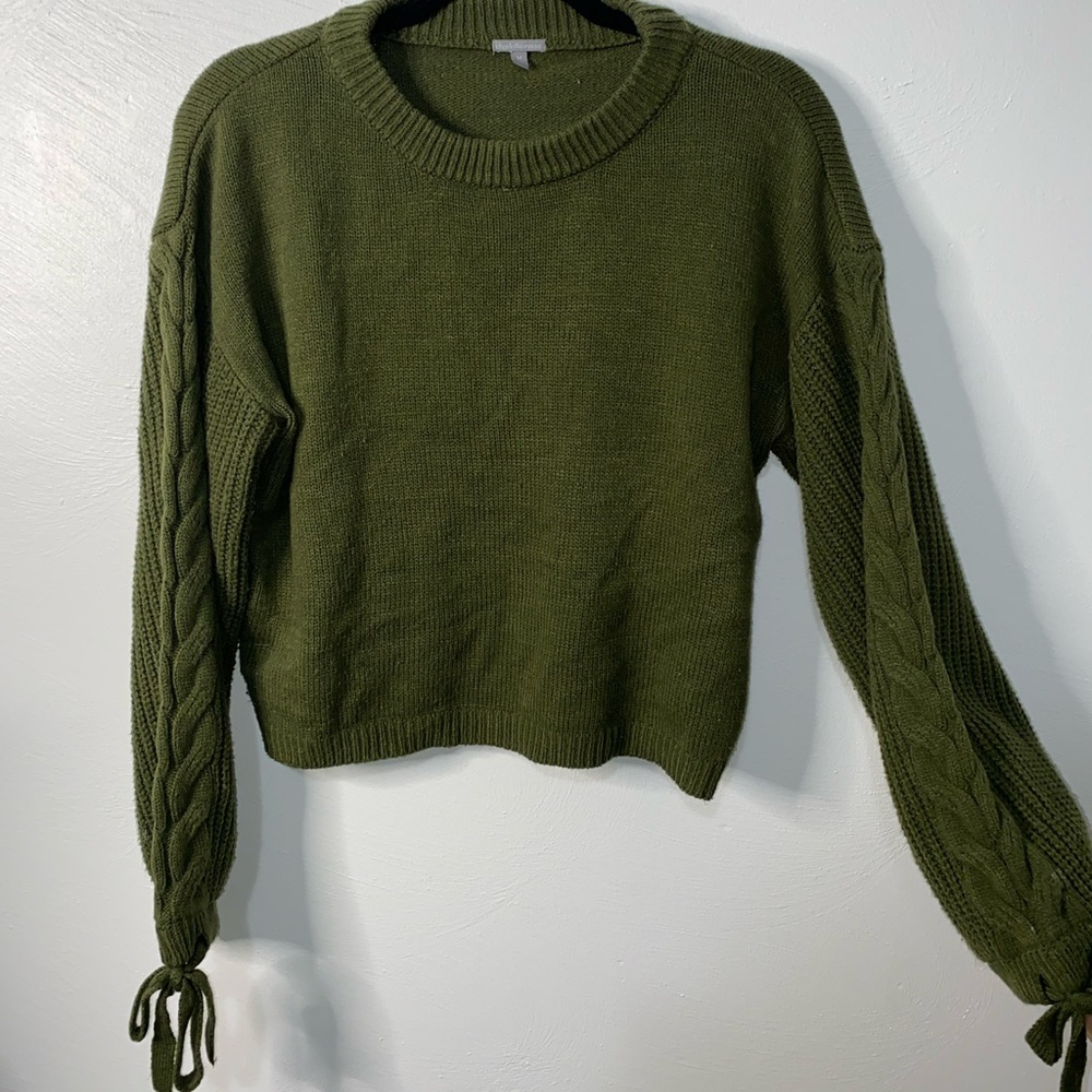Charlotte Ruse cropped sweater size medium